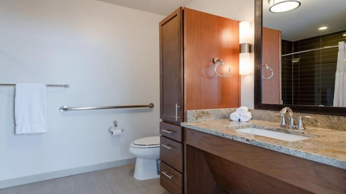 22Nd Fl Bold Cozysuites With Pool, Gym Dallas Exterior photo