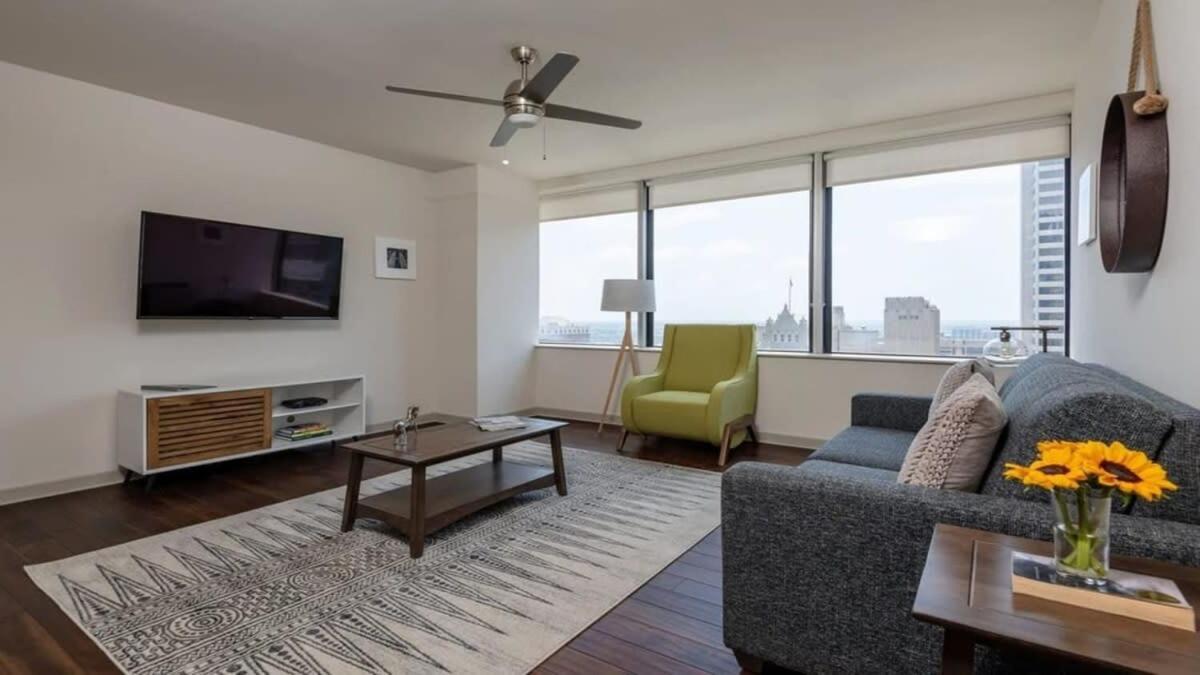22Nd Fl Bold Cozysuites With Pool, Gym Dallas Exterior photo
