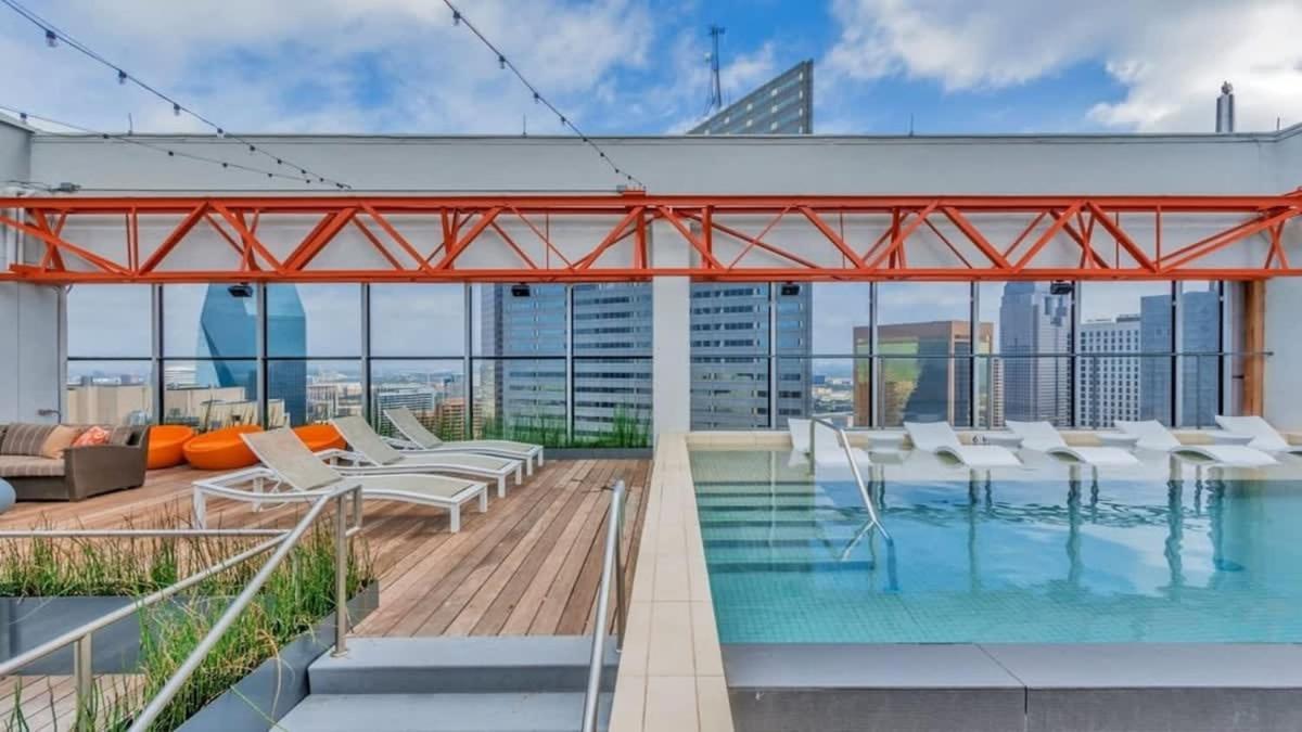 22Nd Fl Bold Cozysuites With Pool, Gym Dallas Exterior photo